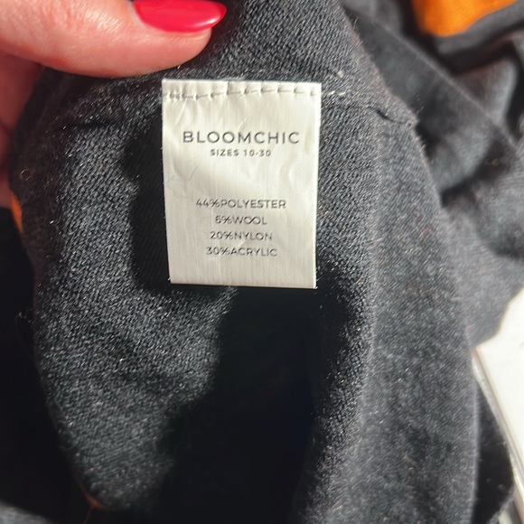Bloomchic NWT Women’s‎ lightweight sweater, size 12. Black & pumpkin. - Picture 5 of 7